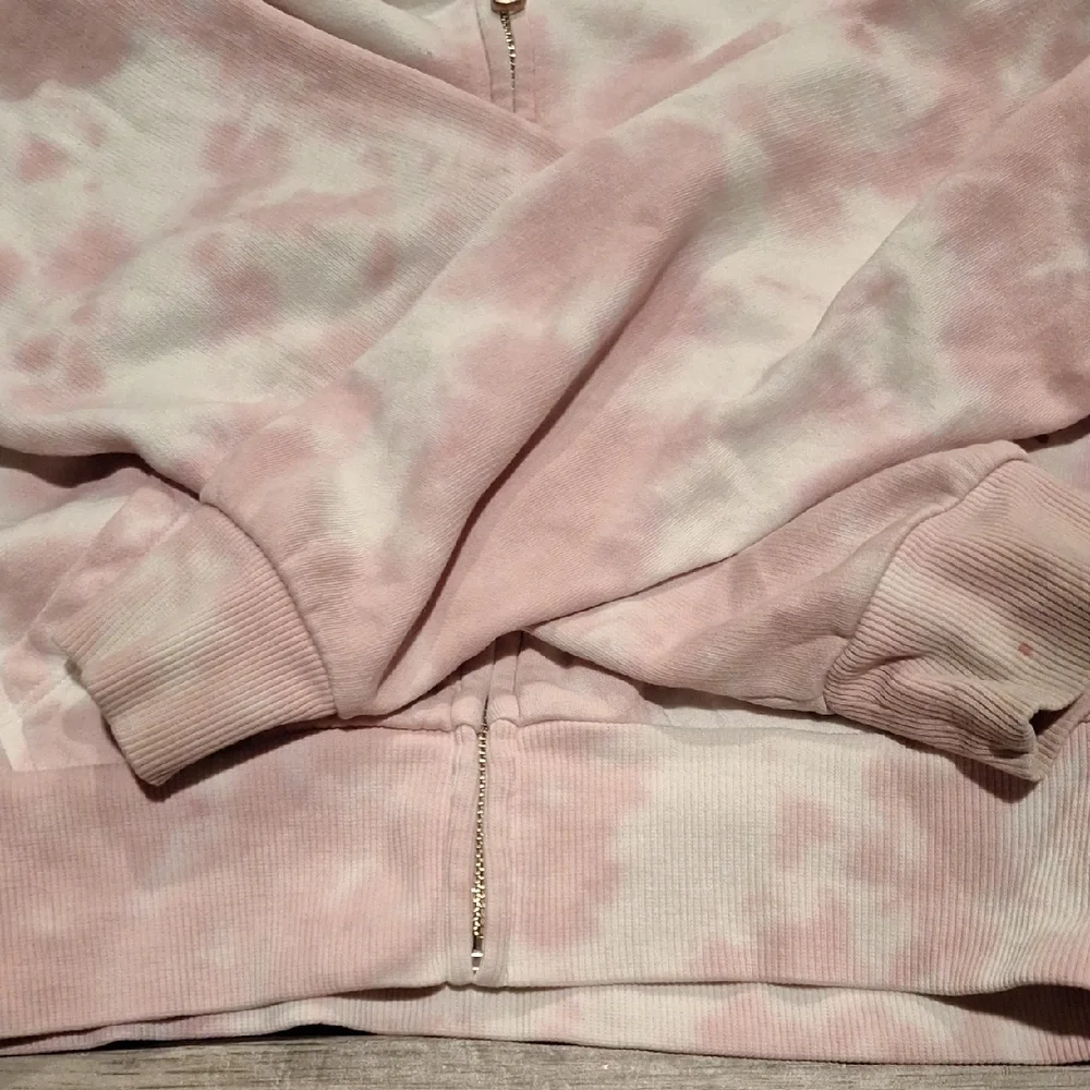 🦔 Justice Pink And White Tie Dye Sweatshirt🍍